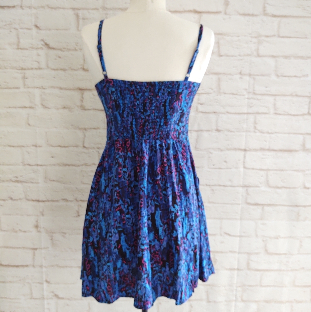 Express dress - Picture 2 of 6